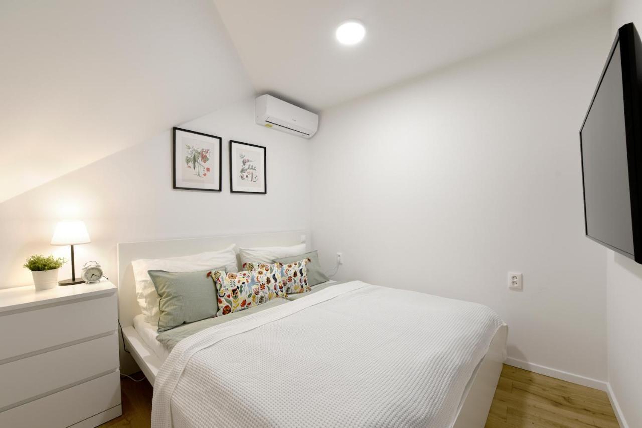 Apartmán s átriom v historickom centre Trenčín Esterno foto